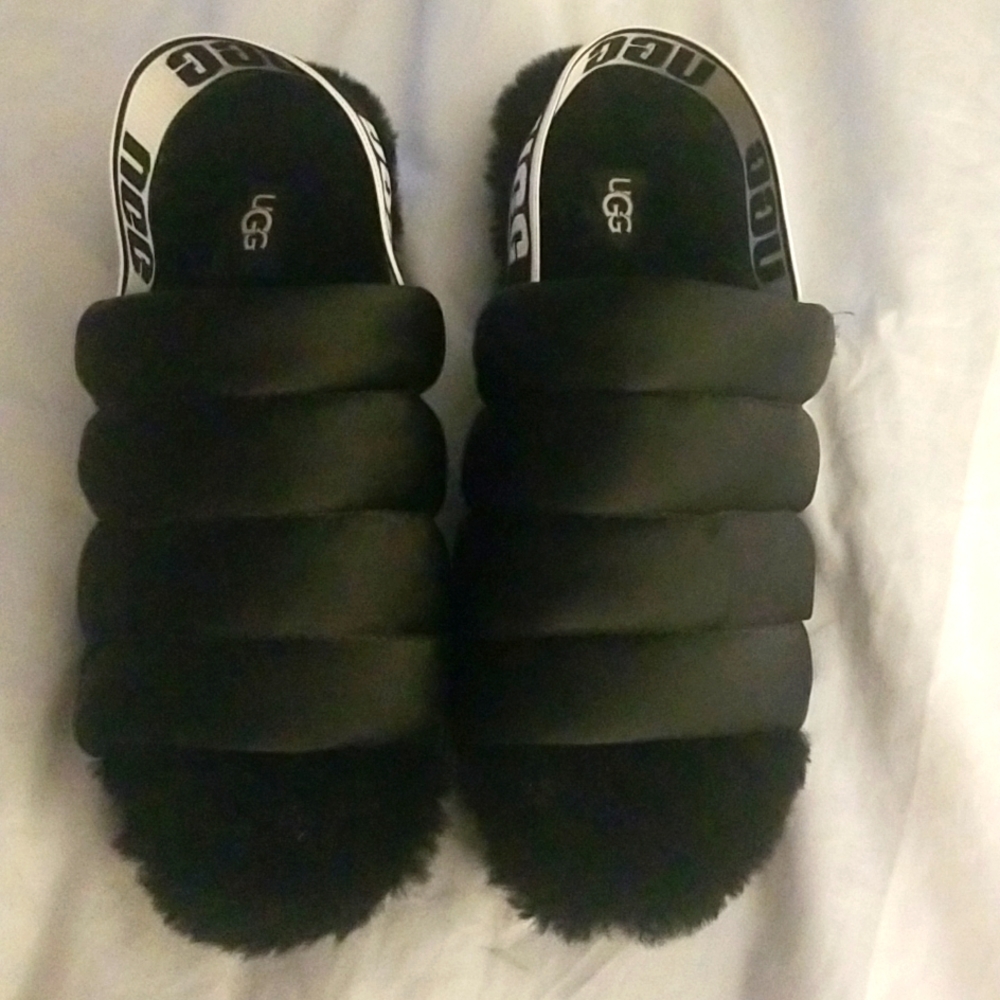 UGGS slippers